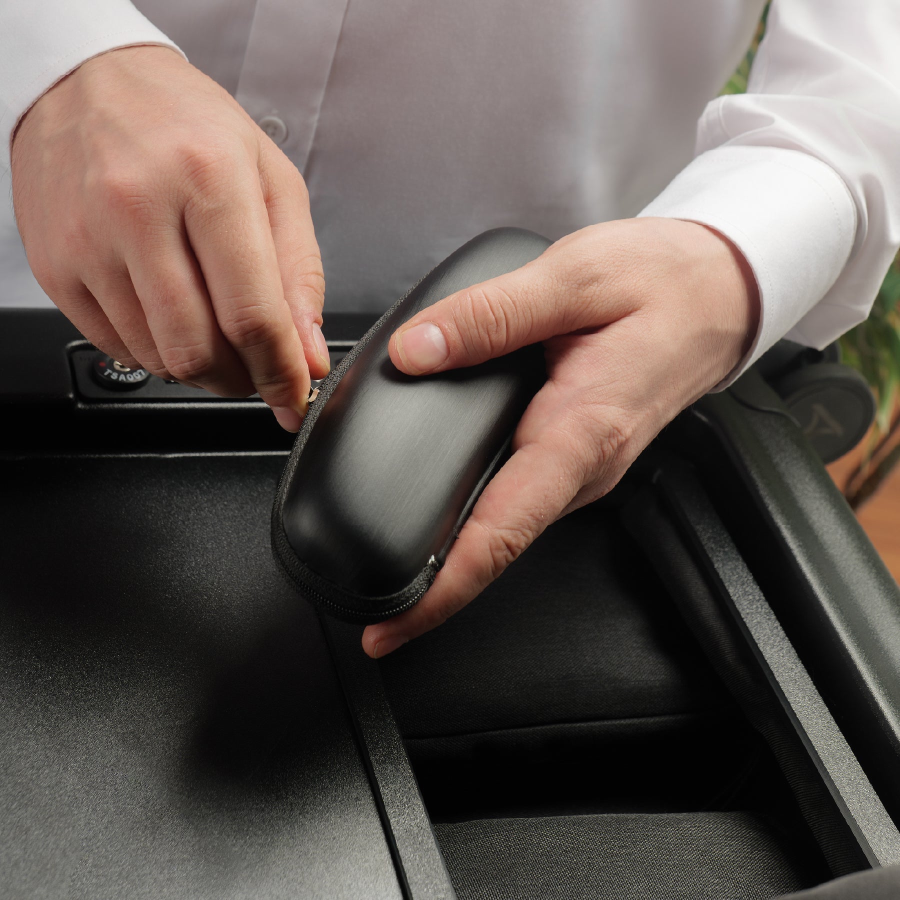 กล่องใส่แว่นกันแดด